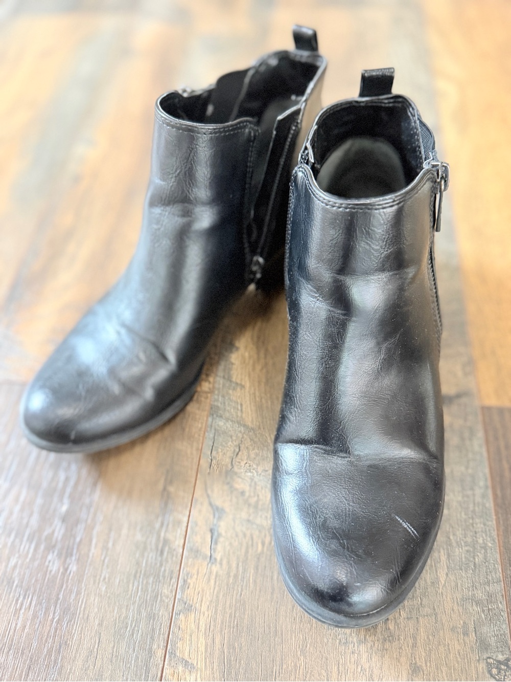Black Women's Leather Ankle Boots - Classic Side-Zip - size 6.5 - biker moto